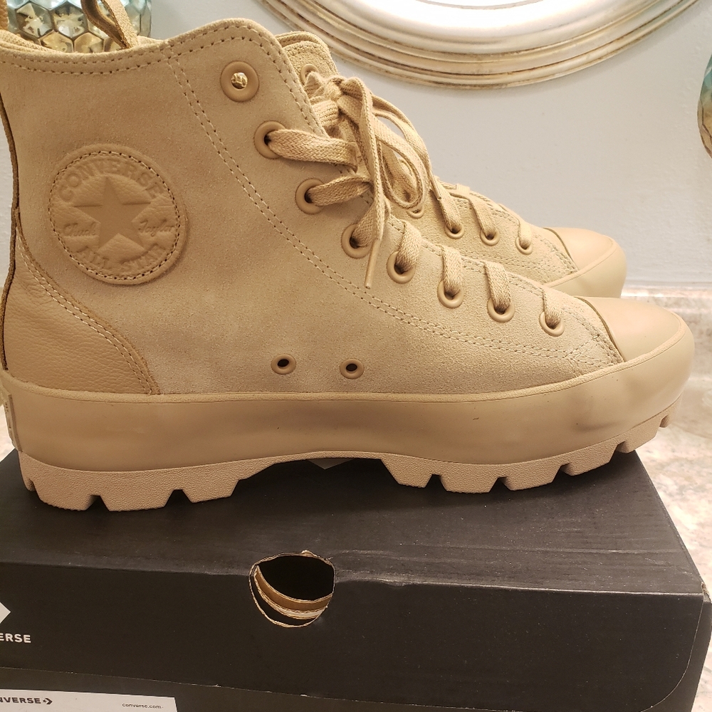 Converse Chuck Taylor Platforms - Picture 5 of 6